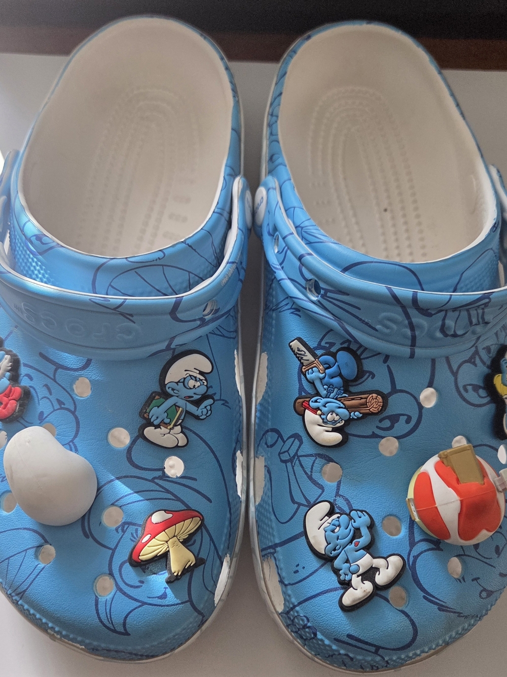 CROCS Blue Smurfs Print Clog Sandals with Charms